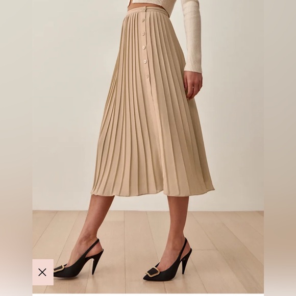 Elegant Reformation Verona Skirt Buff. Side buttons, pleated, sexy slit Timeless - Picture 8 of 10